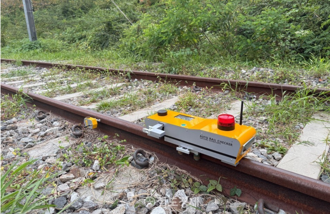 预防轨道维护或施工期间突发列车侵入 韩国研发智能轨道安全预警装置(图2) 微信图片_20251028162433_144_121.png