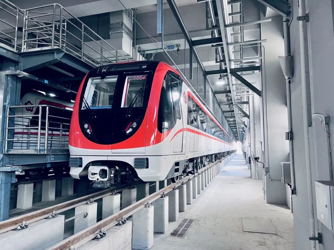 中车浦镇造南京地铁9号线首列车顺利交付(图3) 640 (36).jpg