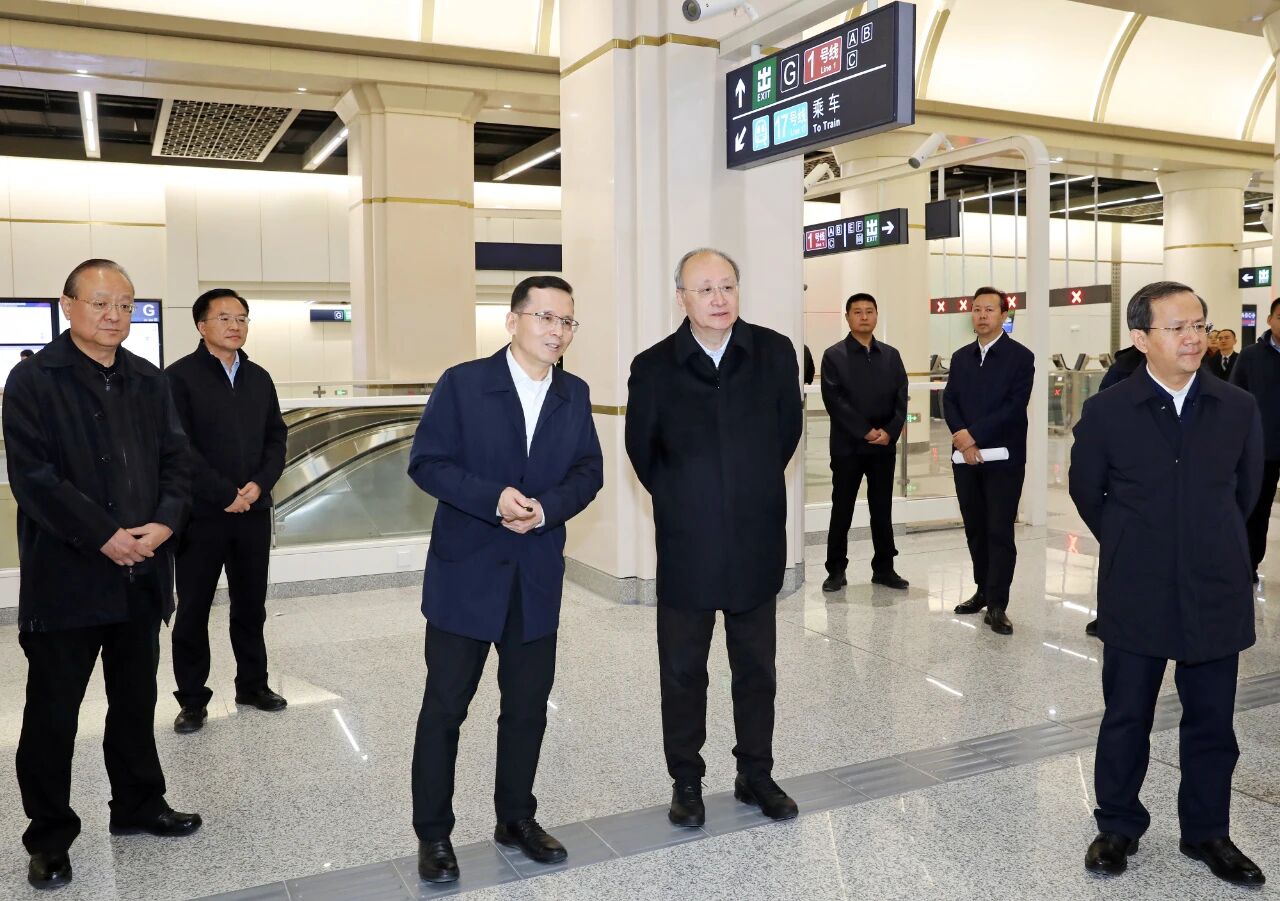 尹力、殷勇调研检查北京地铁新线(图1) 北京1.jpg
