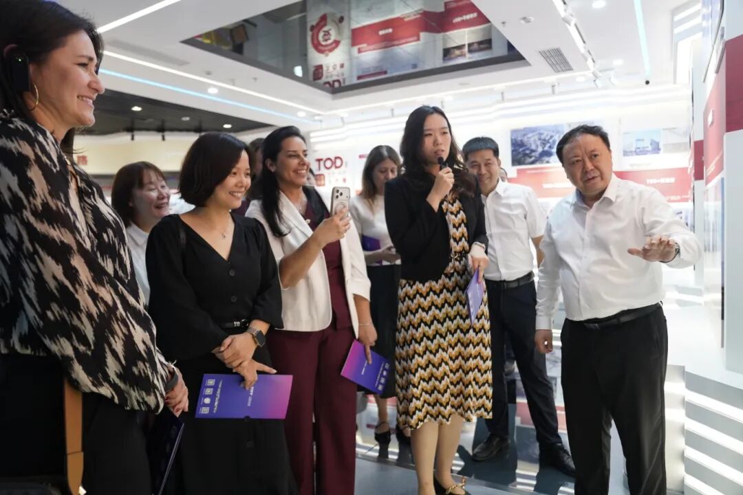 巴西全国铁路客运运营商协会一行到访天津轨道交通集团(图2) 640 (76).jpg