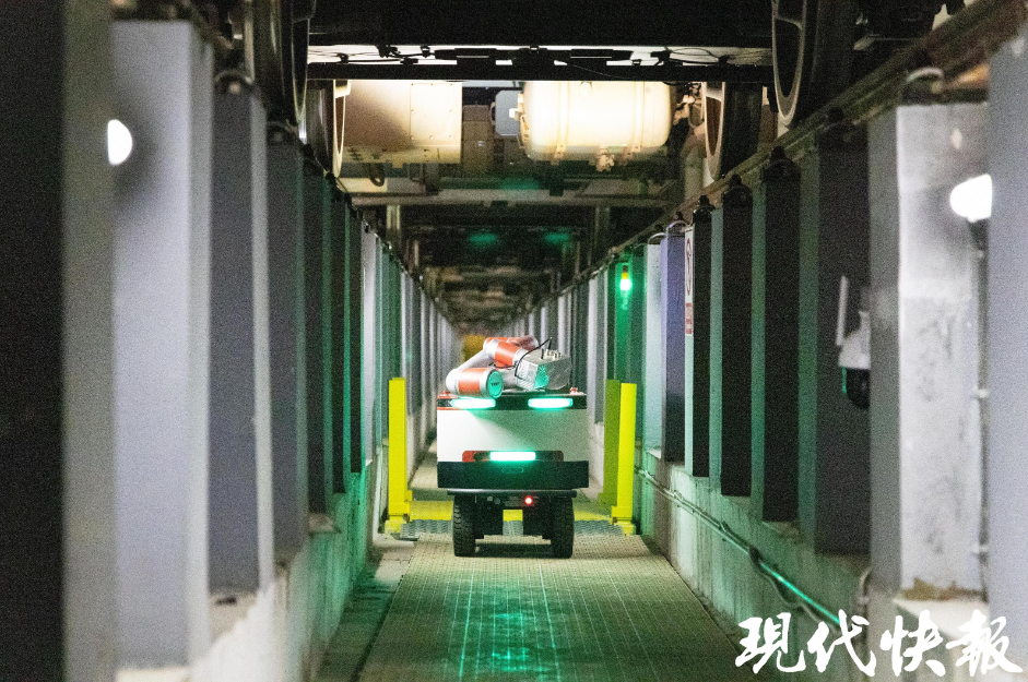 常州地铁智能巡检机器人“铁宝2.0”试运行(图2)